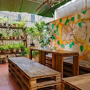 https://a-casa-di-amici-palermo-90141.sicilyhotelsitaly.net